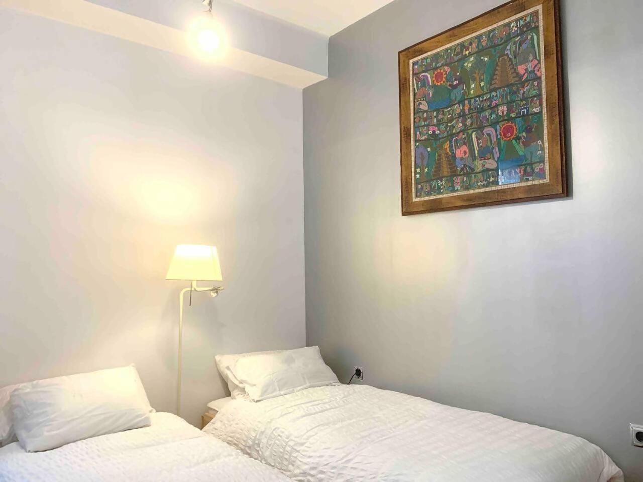 Un Hogar En El Centro Con Parking Gratuito Apartment Zaragoza Exterior photo